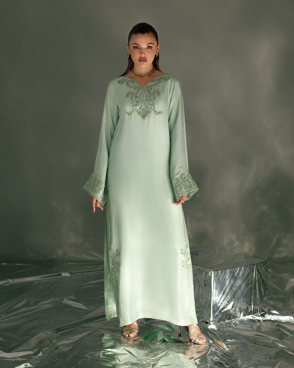 3-Piece Mint Green Tassel Silk Embroidered