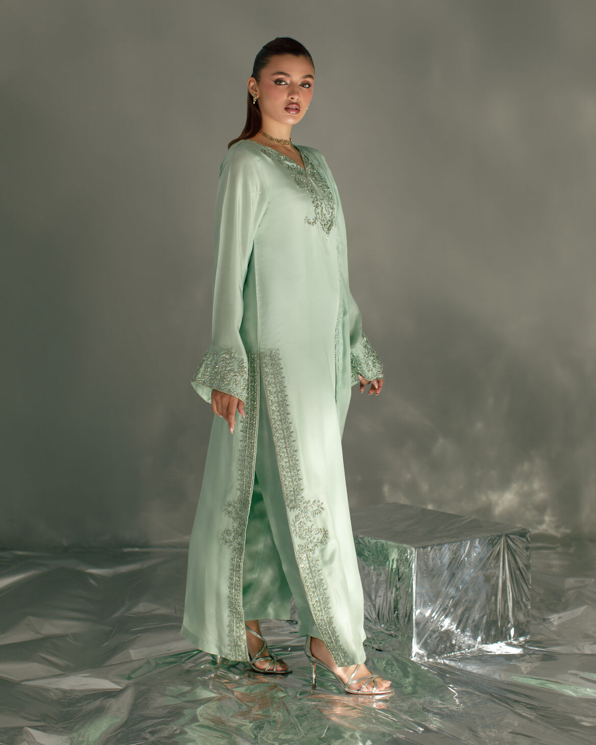 3-Piece Mint Green Tassel Silk Embroidered