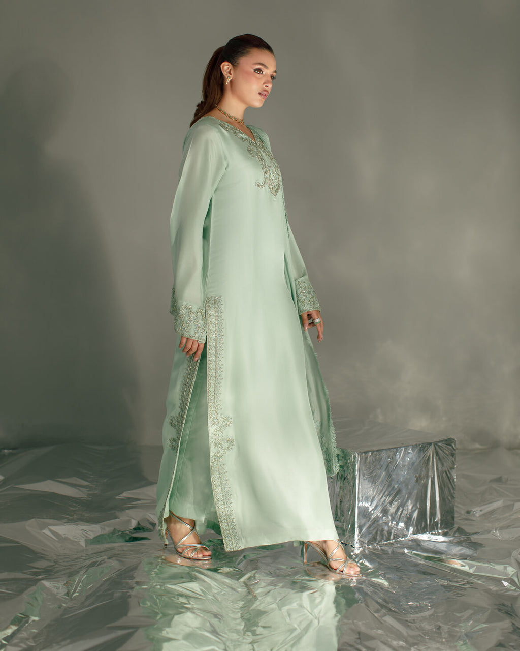 3-Piece Mint Green Tassel Silk Embroidered