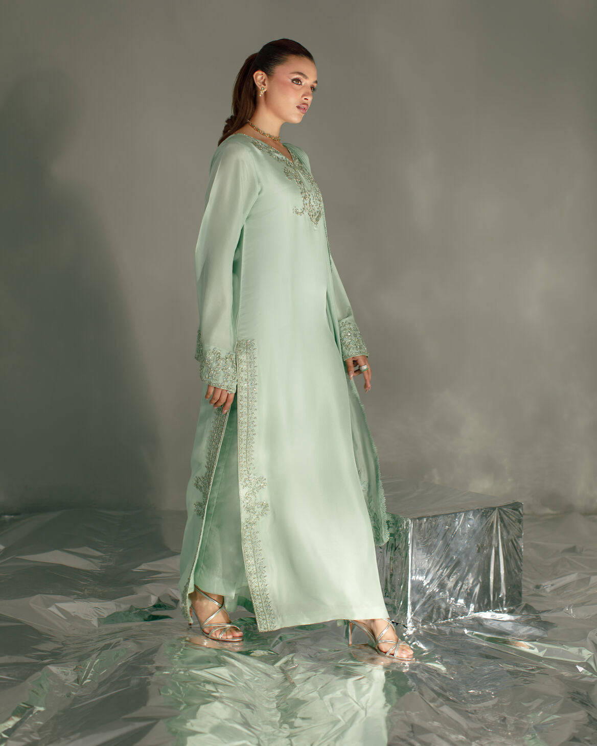 3-Piece Mint Green Tassel Silk Embroidered