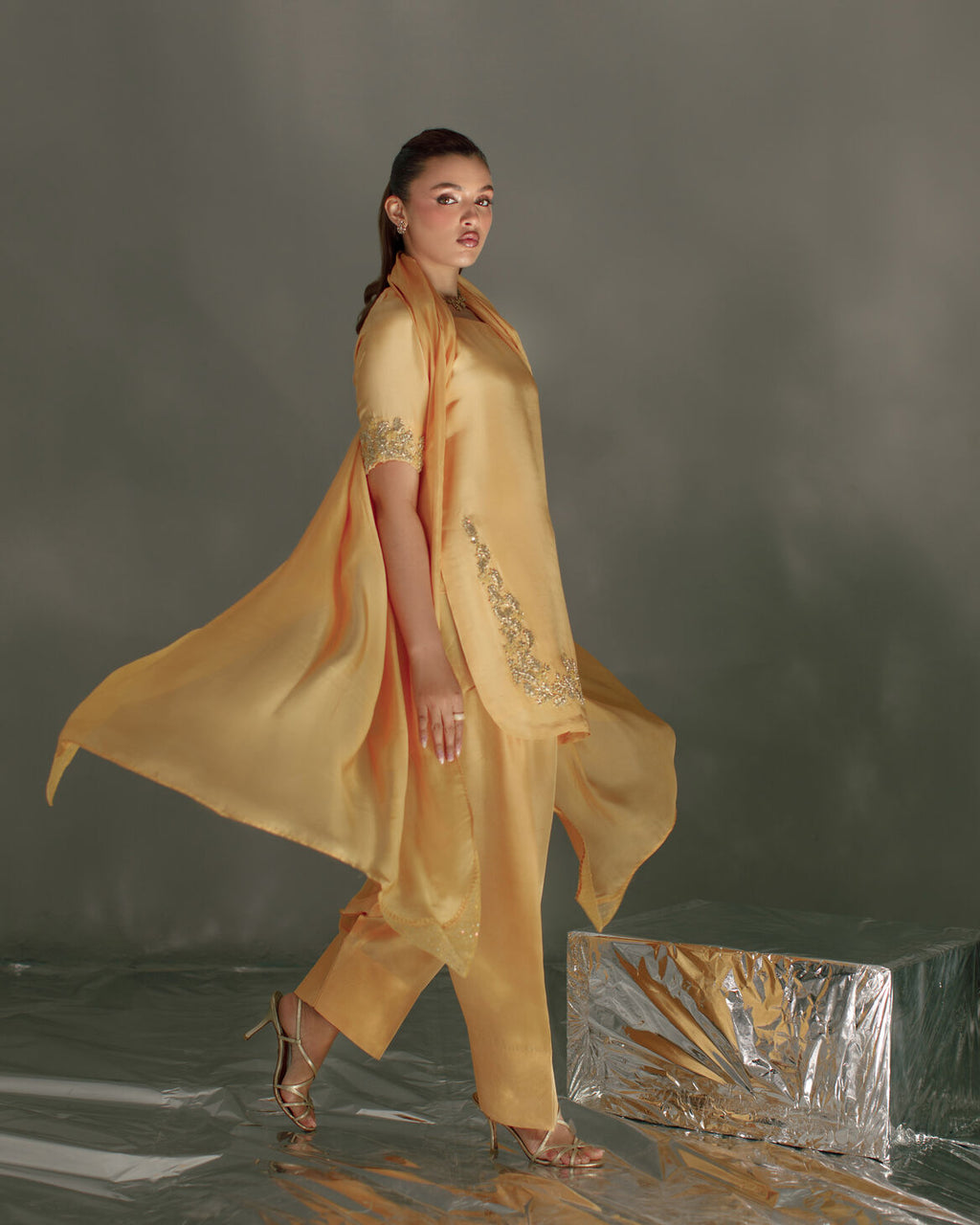 3-Piece Pastel Rust Tassel Silk Embroidered