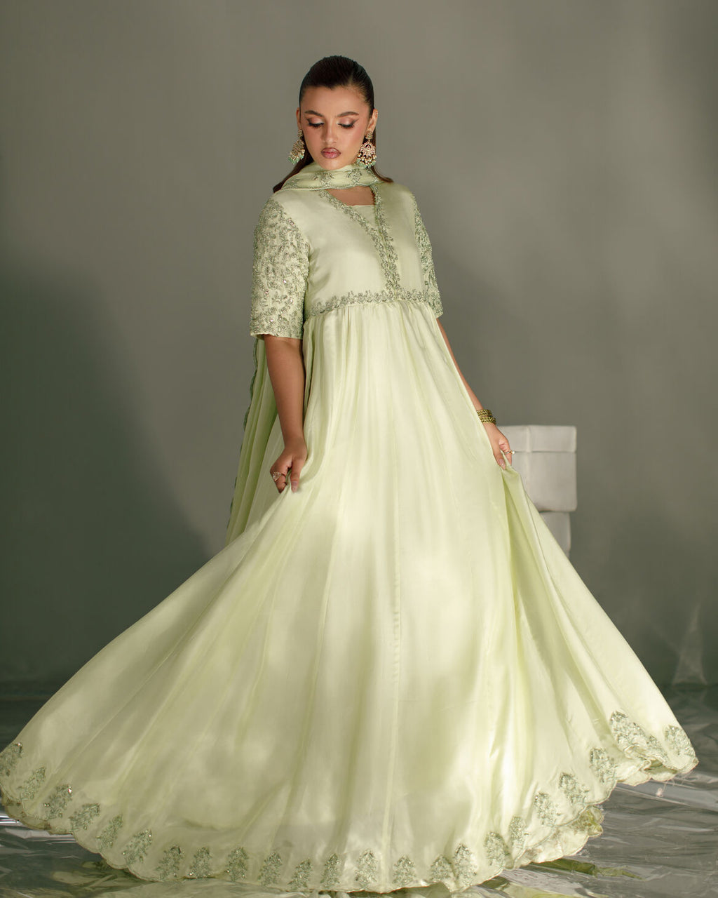 3-Piece Light Mint Tassel Silk Embroidered
