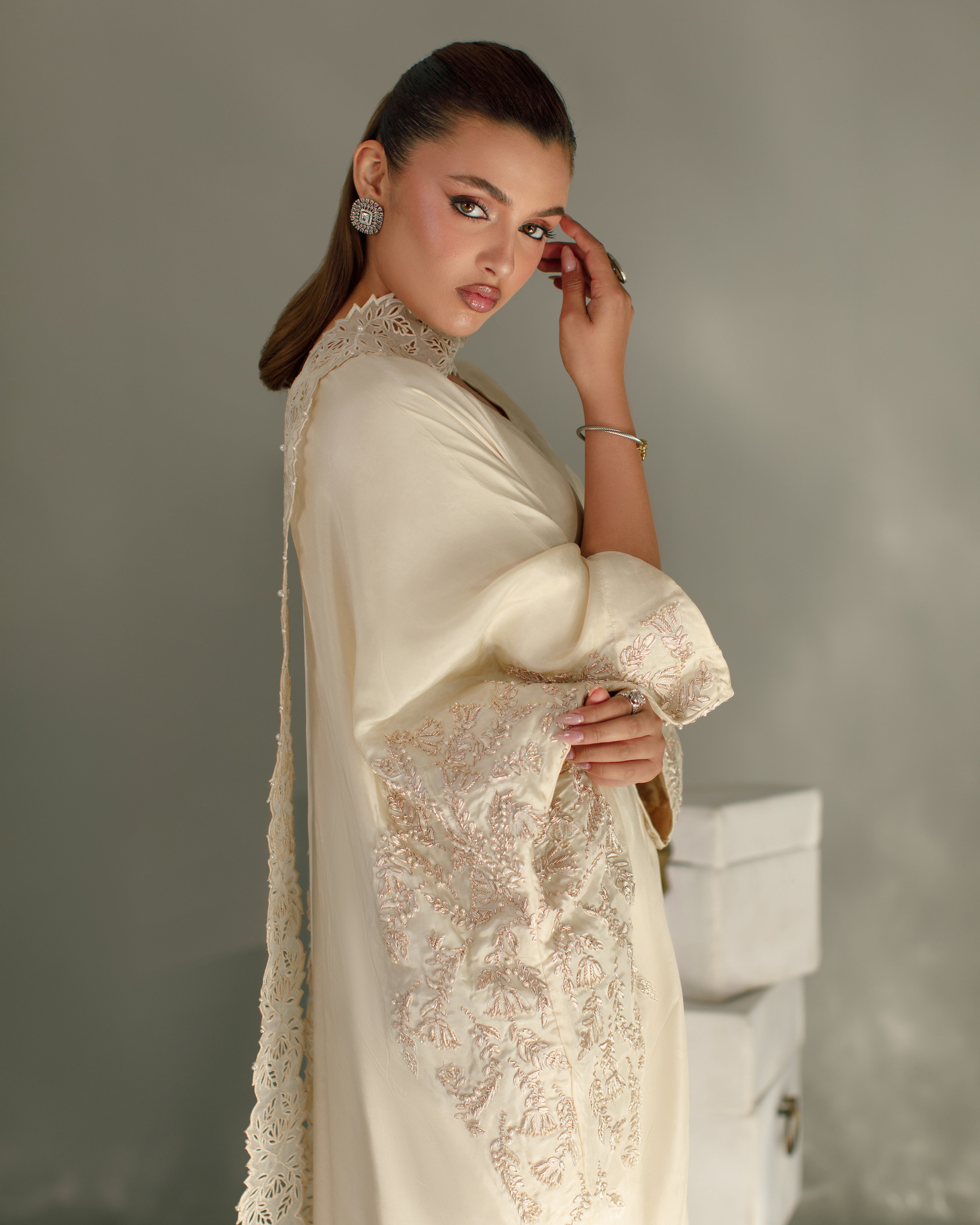 3-Piece Pastel Ivory Tassel Silk Embroidered