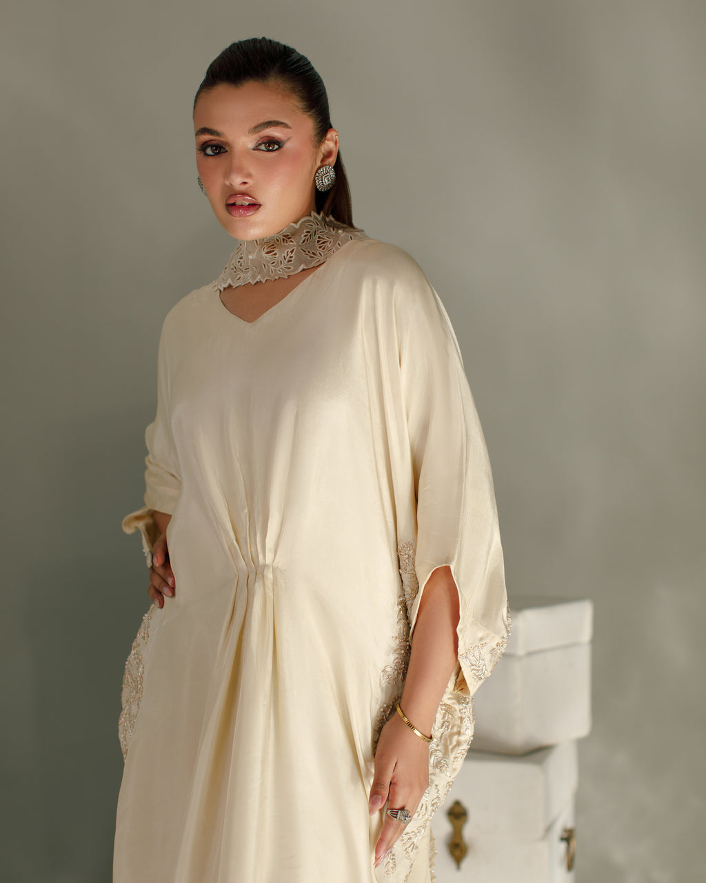 3-Piece Pastel Ivory Tassel Silk Embroidered