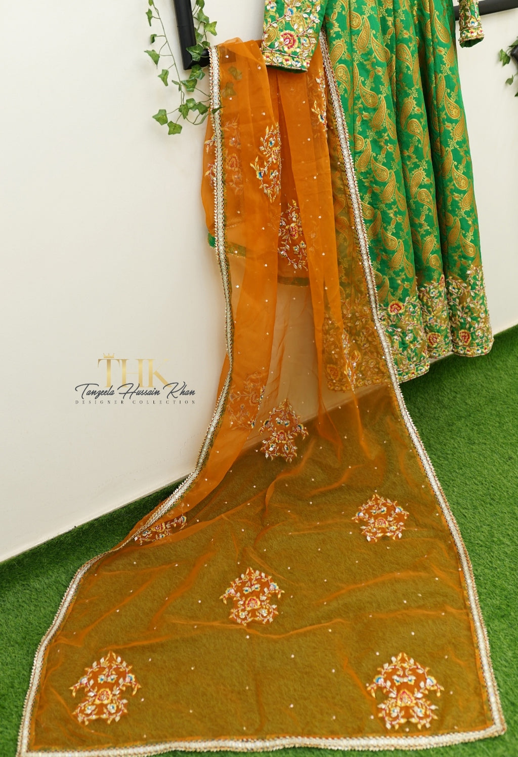 2-Piece Green Jamawar Atlas Embroidered Pishwas