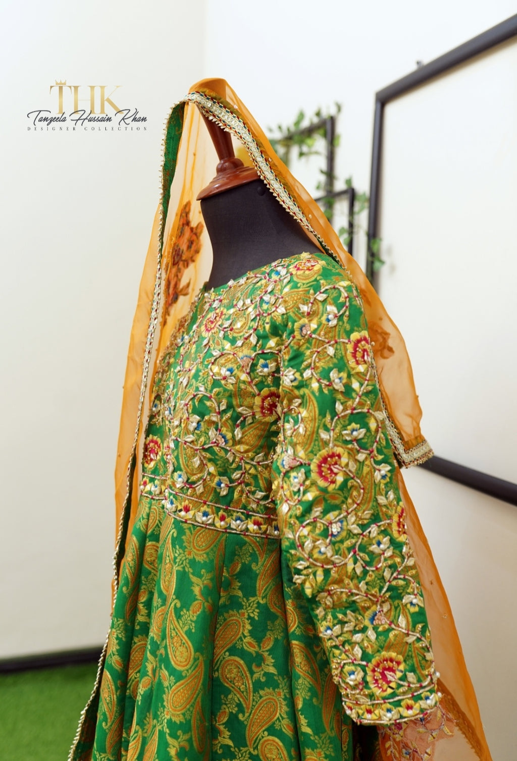 2-Piece Green Jamawar Atlas Embroidered Pishwas