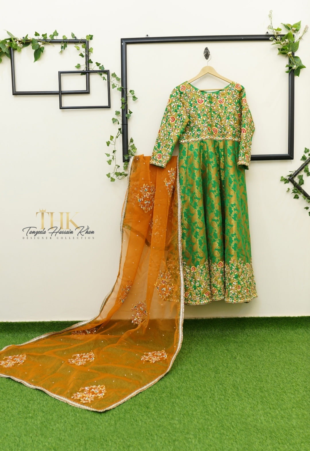 2-Piece Green Jamawar Atlas Embroidered Pishwas