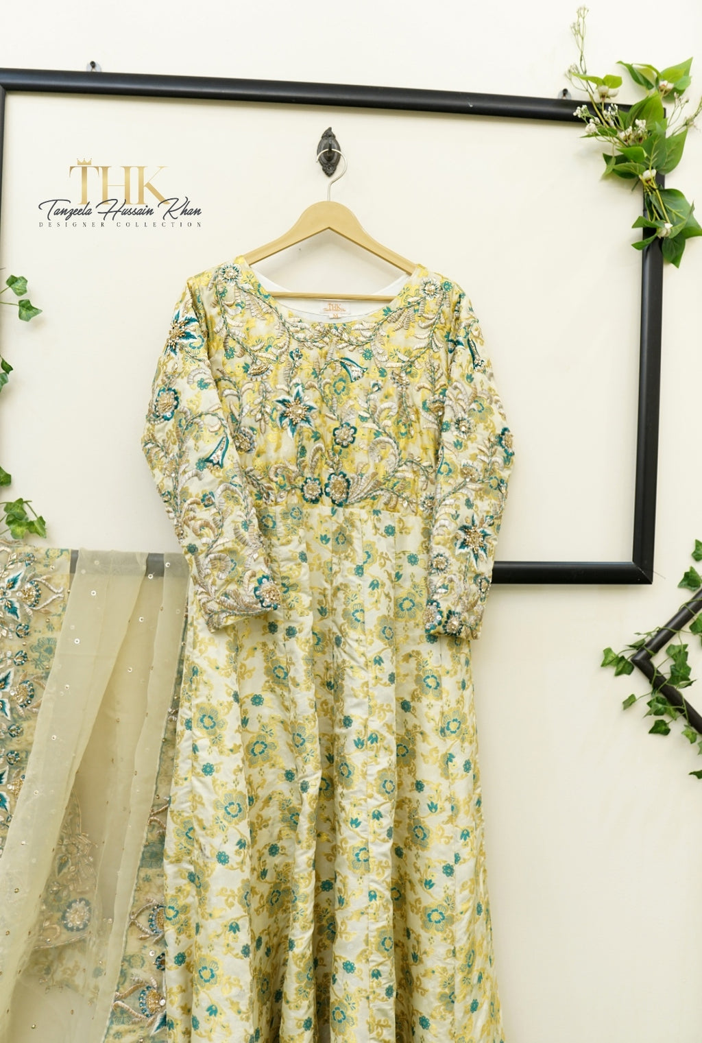 2-Piece White Jamawar Maxi