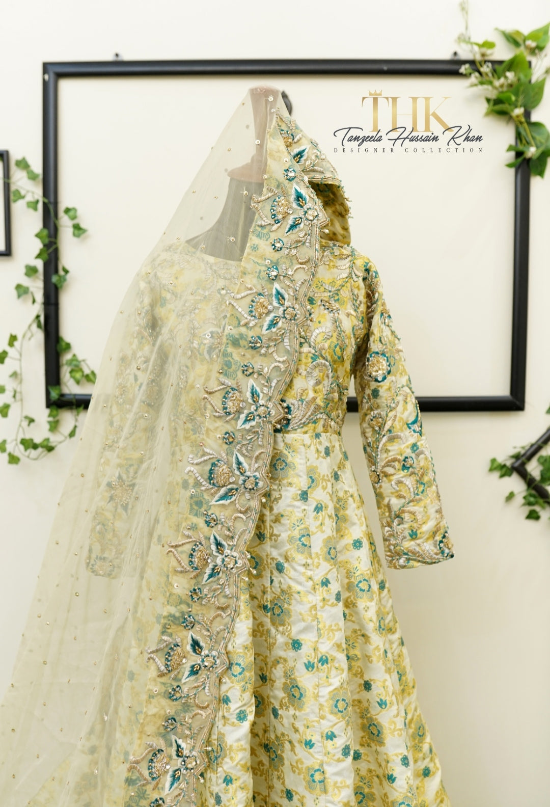 2-Piece White Jamawar Maxi