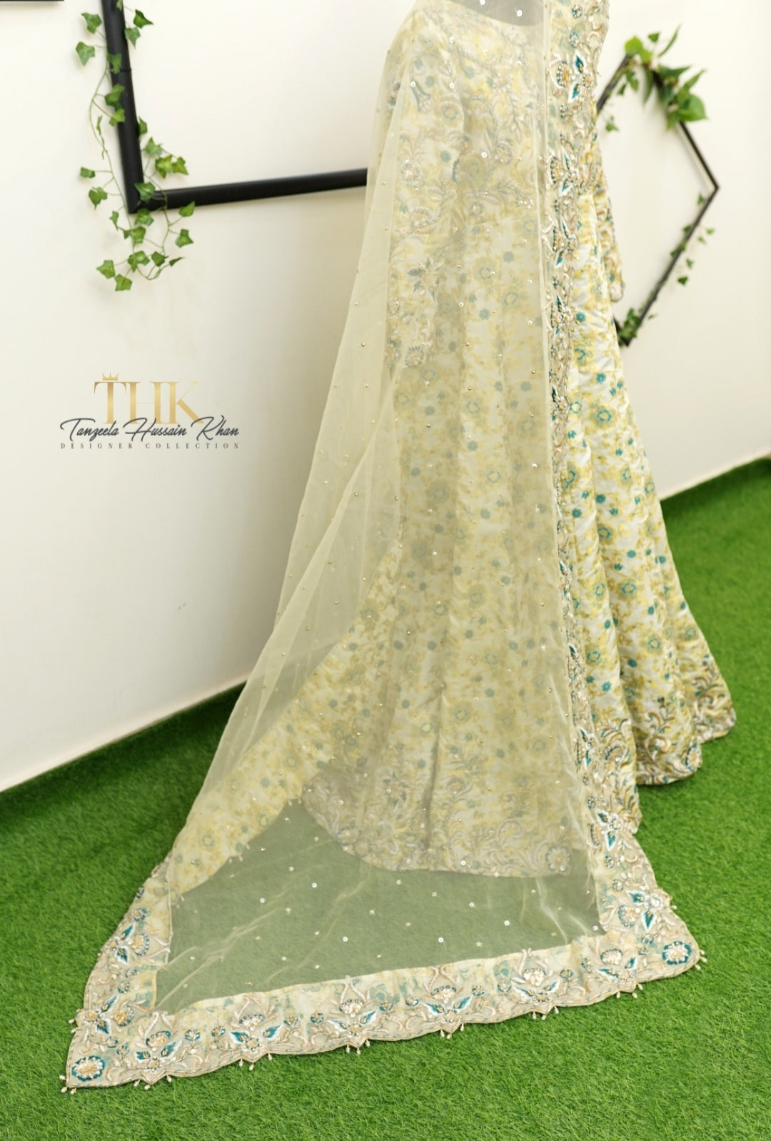 2-Piece White Jamawar Maxi