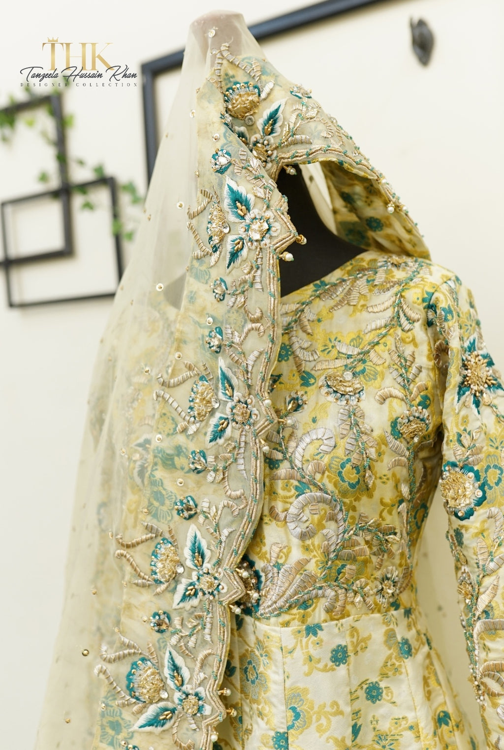 2-Piece White Jamawar Maxi