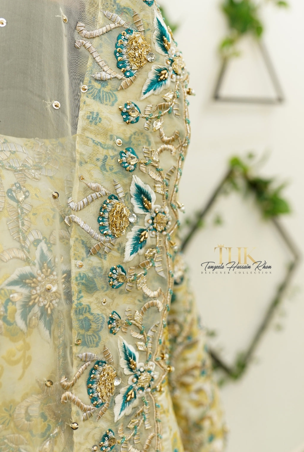 2-Piece White Jamawar Maxi