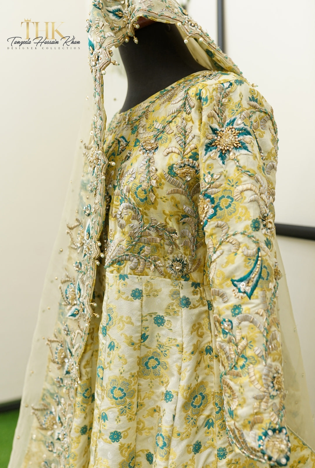 2-Piece White Jamawar Maxi