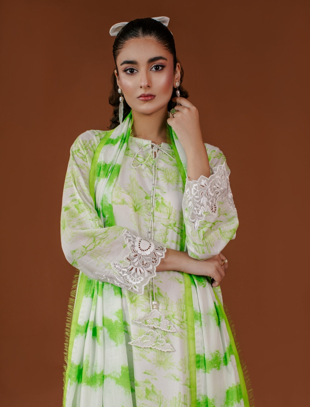 3-Piece Green and White Lawn