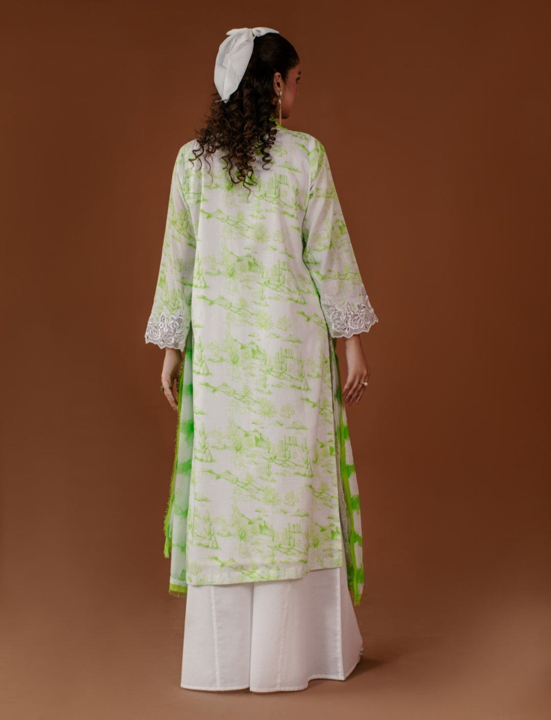 3-Piece Green and White Lawn