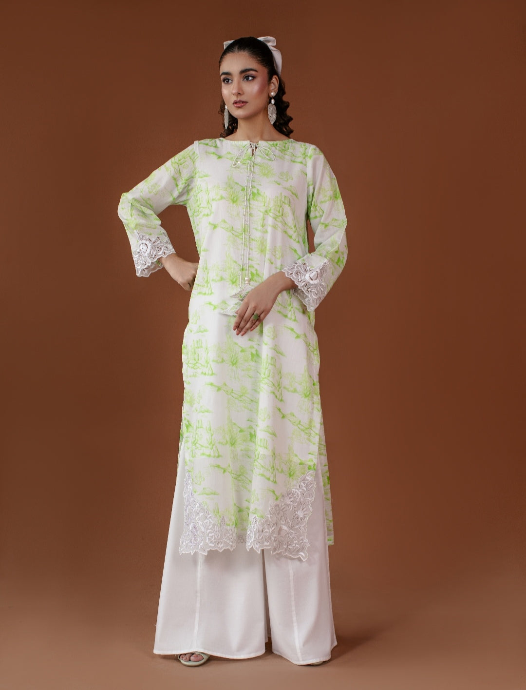 3-Piece Green and White Lawn