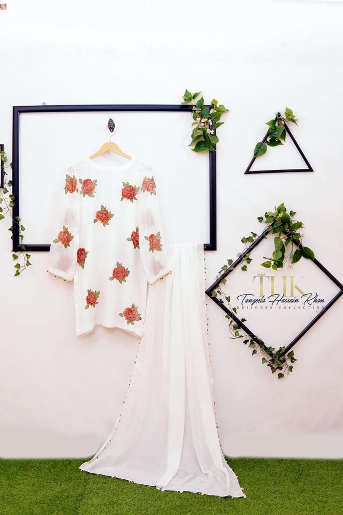 2-Piece White Chiffon Rose Paint Suit TAN0899