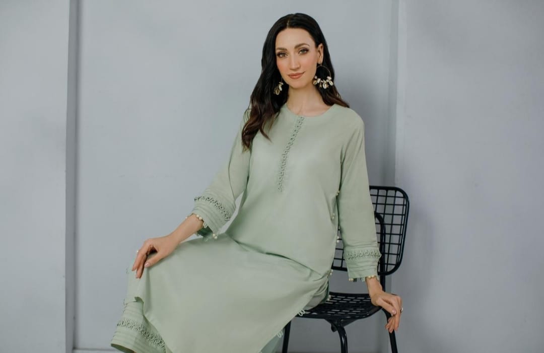 2-Piece Pastel Pista Lawn