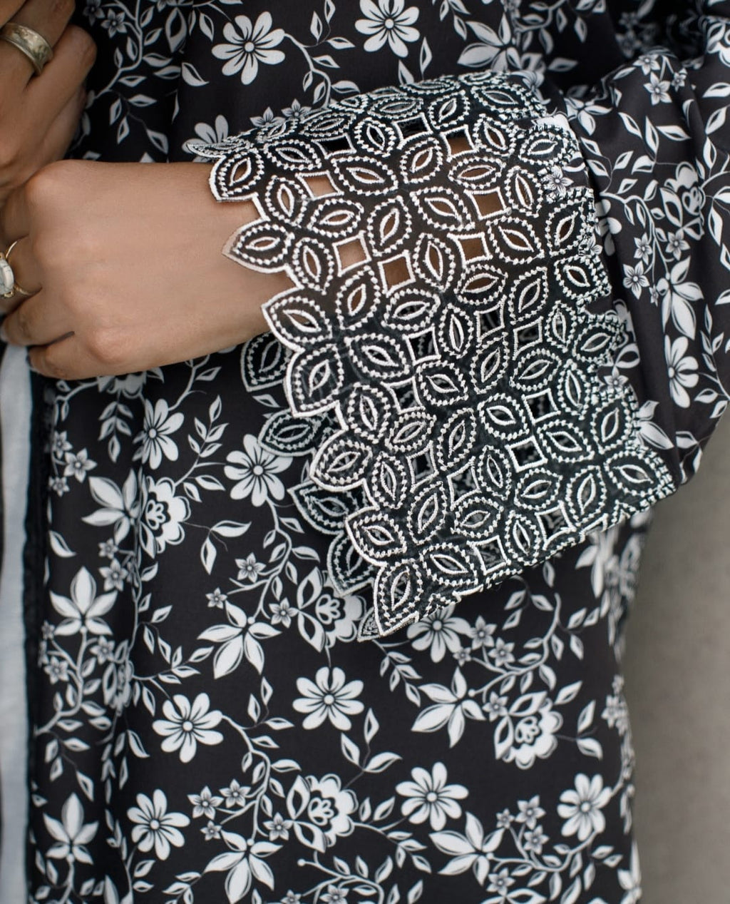 3-Piece Black And White Lawn