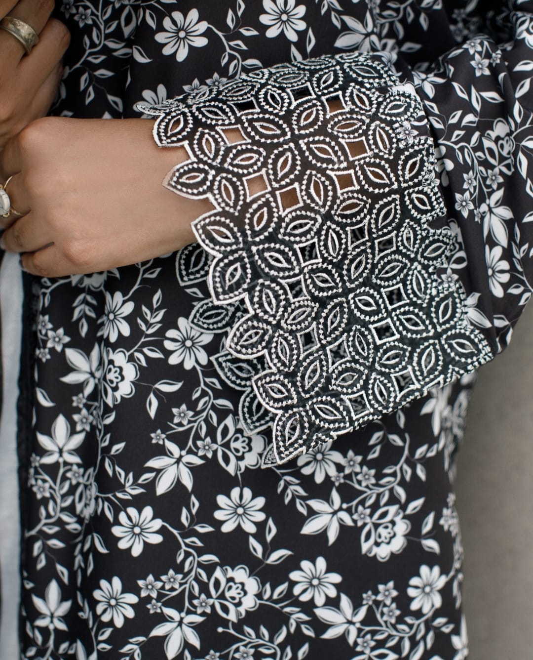 3-Piece Black And White Lawn