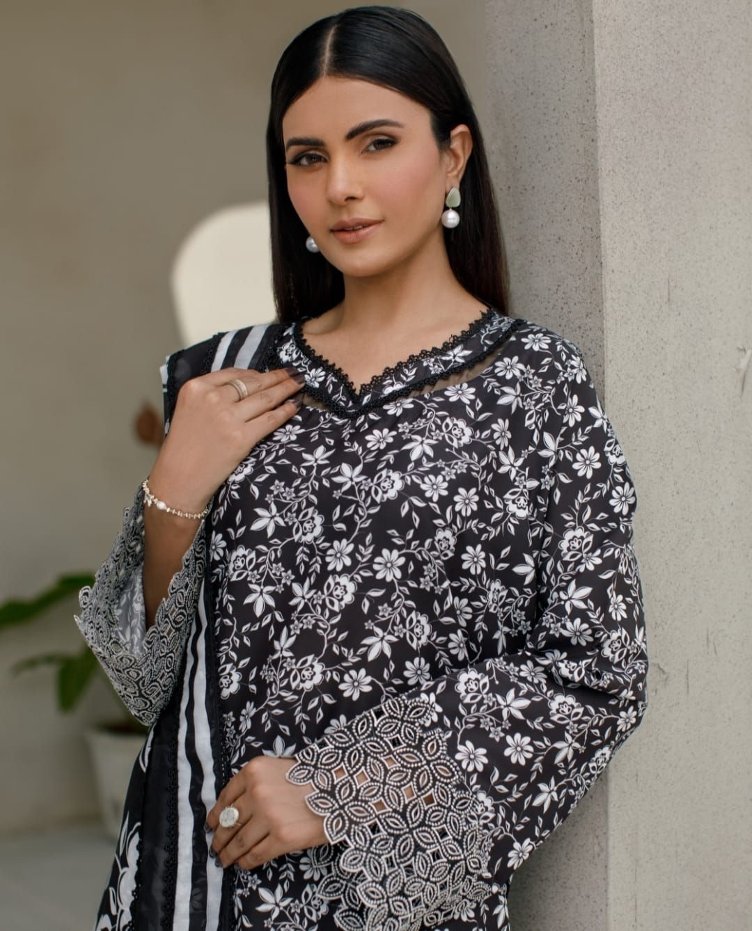 3-Piece Black And White Lawn