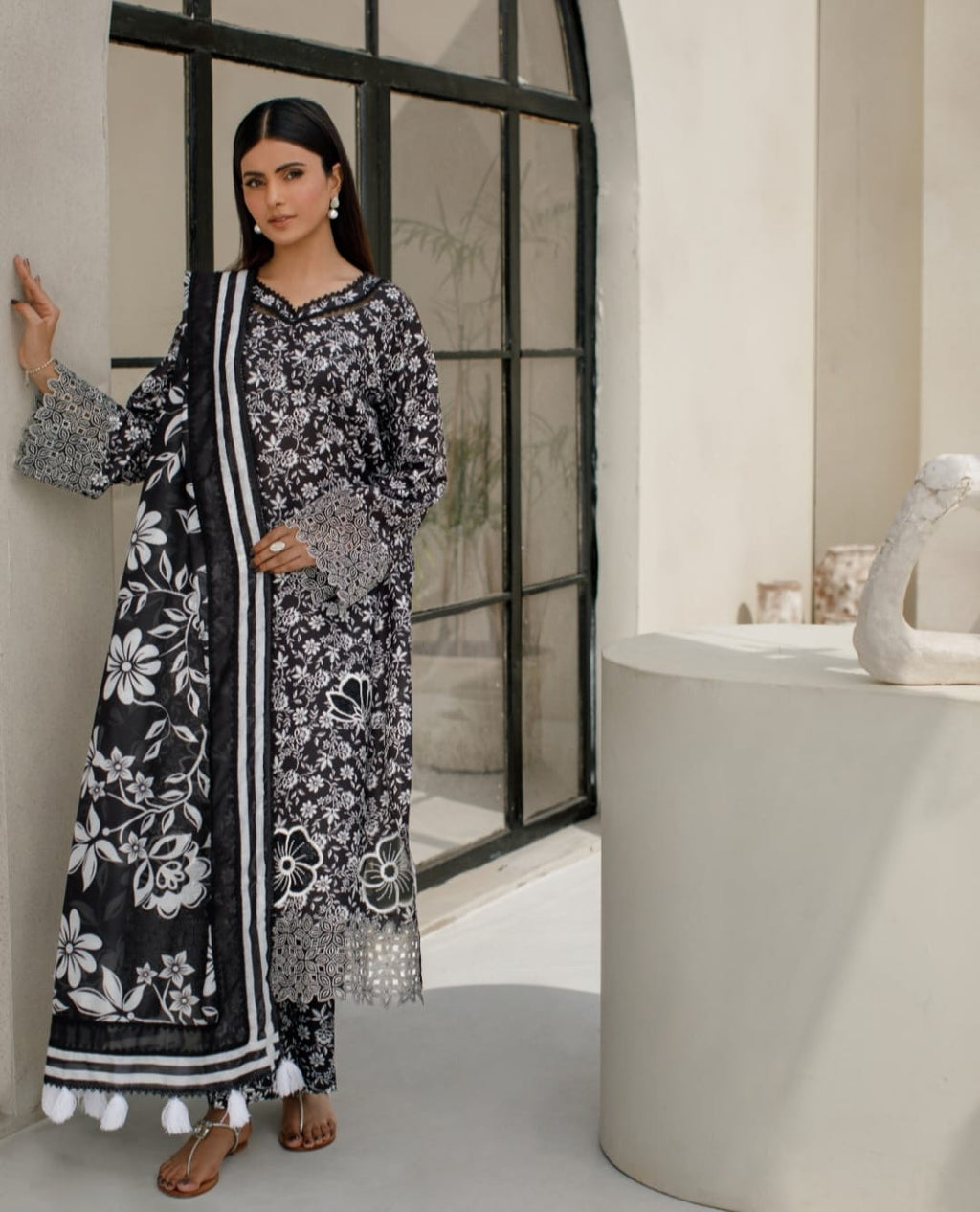 3-Piece Black And White Lawn