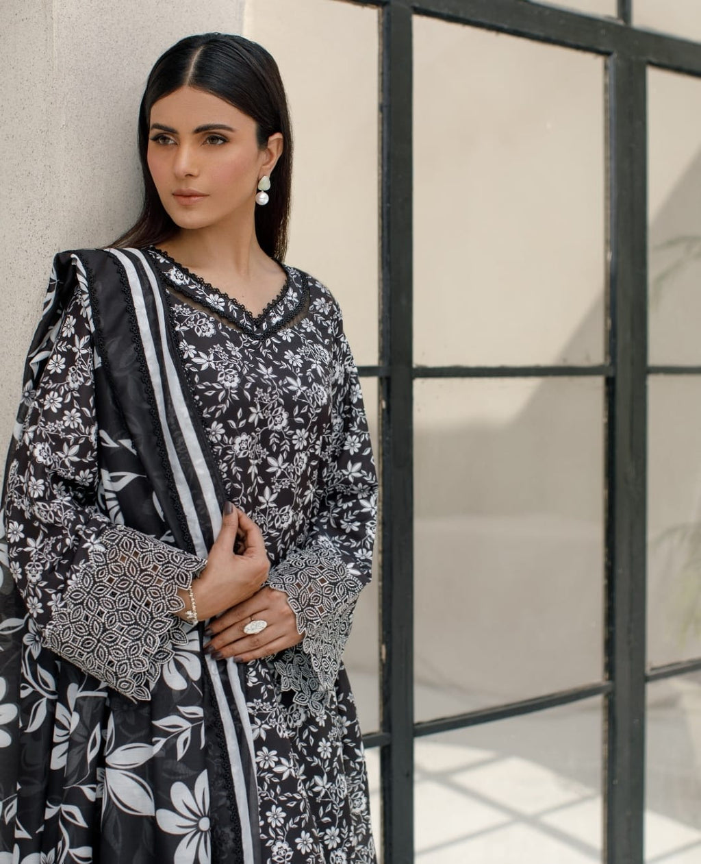 3-Piece Black And White Lawn