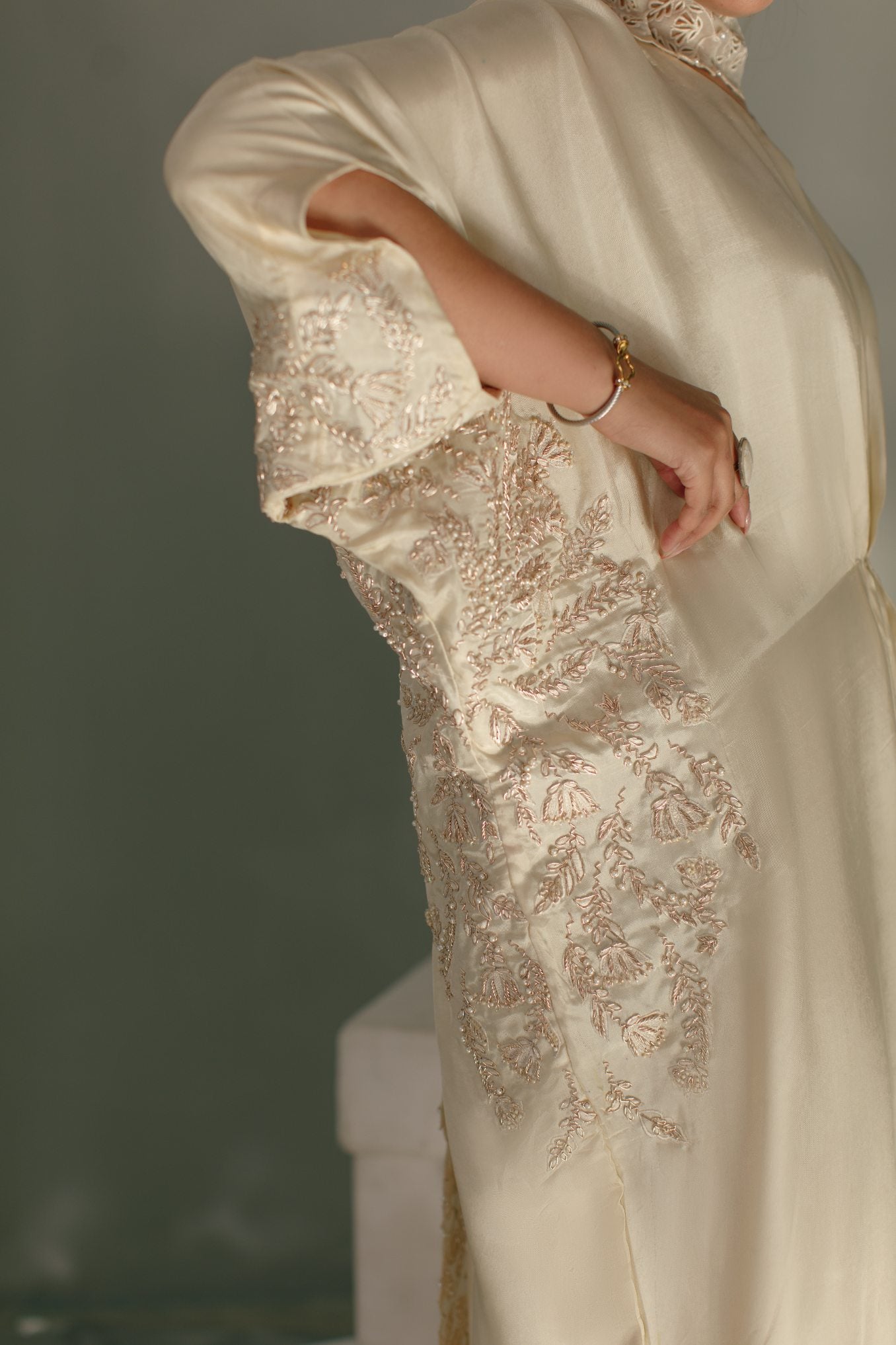 3-Piece Pastel Ivory Tassel Silk Embroidered
