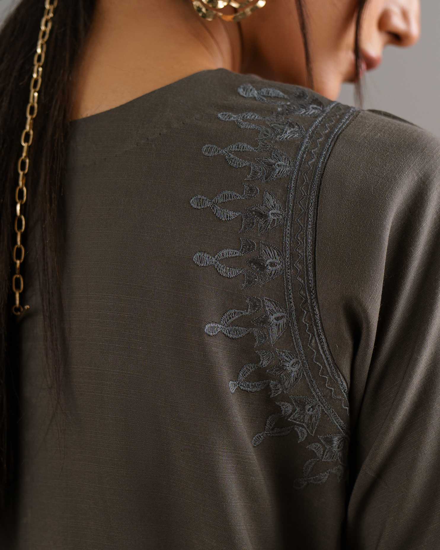 3-Piece Gray Woolina Embroidered