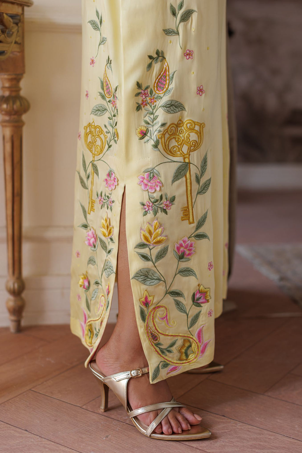 2-Piece Pastel Lemon Kaftan Shisha Silk Embroidered
