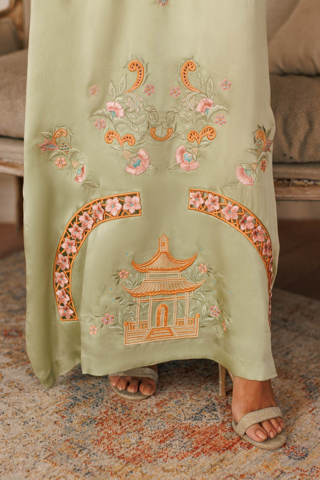 1-Piece Apple Green Kaftan Shisha Silk Embroidered