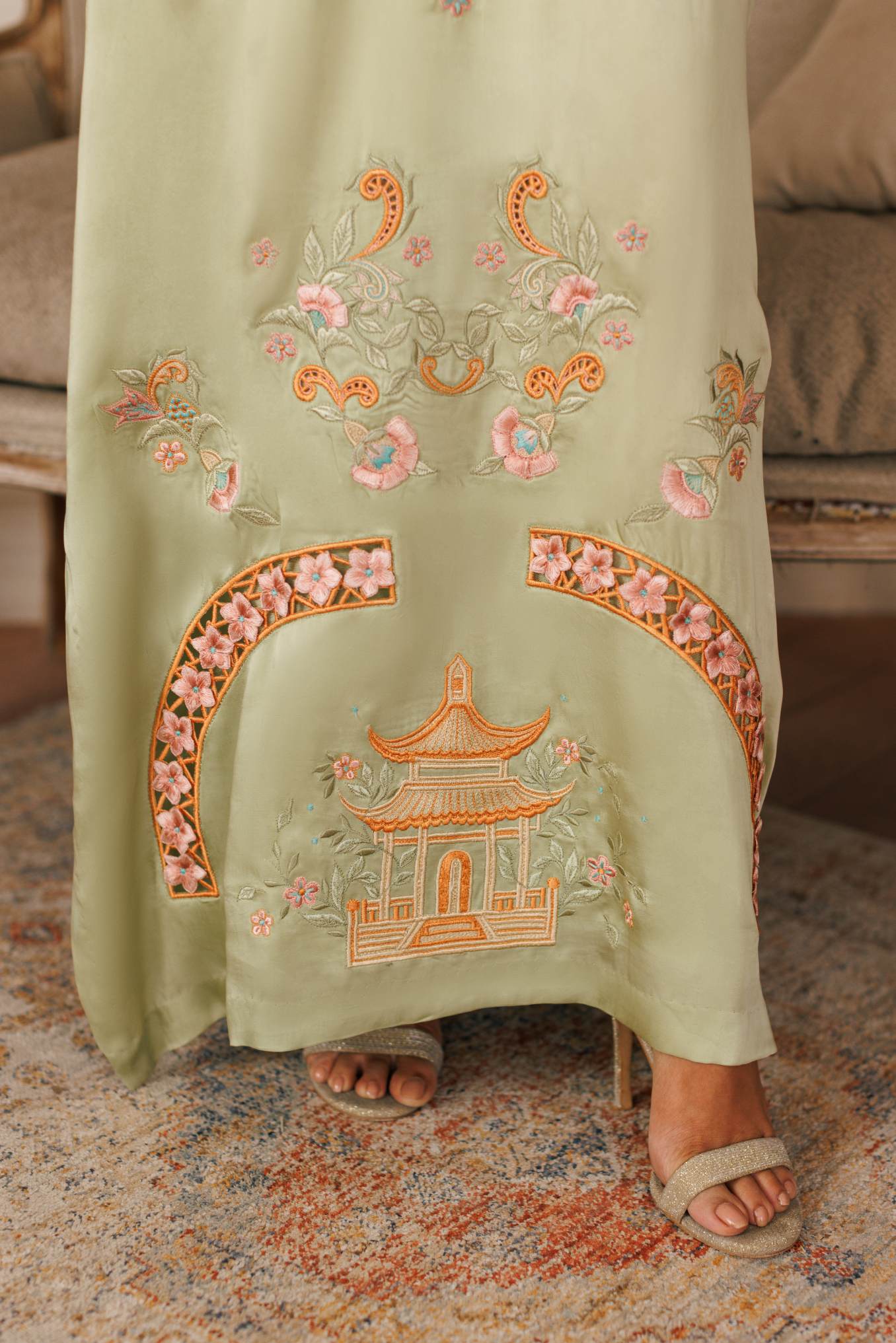 1-Piece Apple Green Kaftan Shisha Silk Embroidered