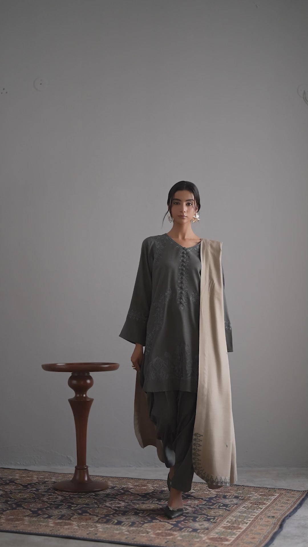 3-Piece Gray Woolina Embroidered